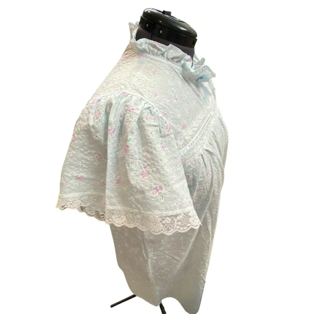 VINTAGE Made in USA Fascination 2X Blue Floral Button-Front Nightgown Lace Trim